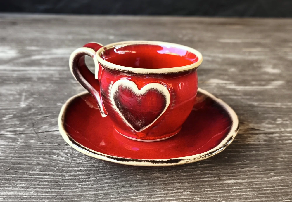 Keramická šálka na kávu espresso - lungo - ristretto so srdiečkom - 50 ml - červená - ručná výroba