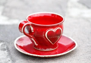 Keramická šálka na kávu espresso - lungo - ristretto so srdiečkom - 100 ml - červená - ručná výroba