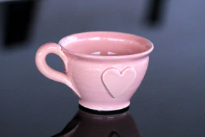 Keramická šálka - hrnček na kávu - cappuccino - čaj so srdiečkom - 200 ml - ružová - ručná výroba