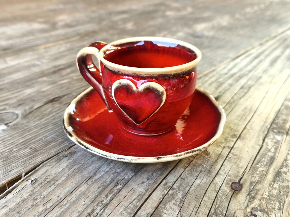 Keramická šálka na kávu espresso - lungo - ristretto so srdiečkom - 100 ml - červená - ručná výroba