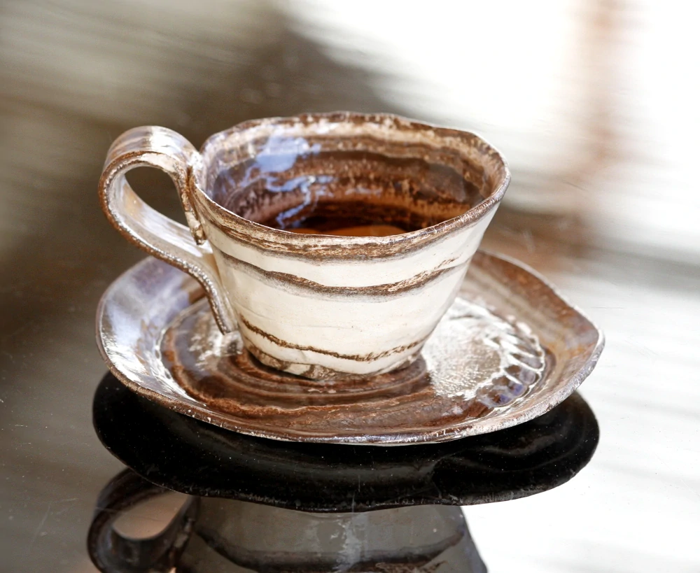 Keramická šálka na kávu espresso - lungo - ristretto 70 ml – Unikát! - béžovo-hnedá ručná výroba – modelovaná