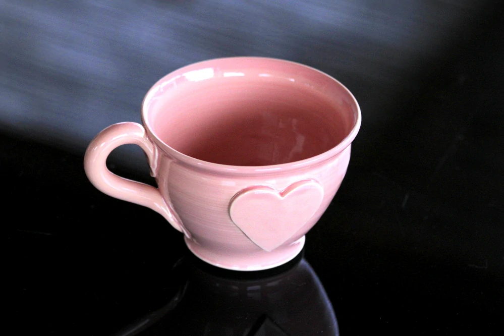 Keramická šálka - hrnček na kávu - cappuccino - čaj so srdiečkom - 300 ml - ružová - ručná výroba