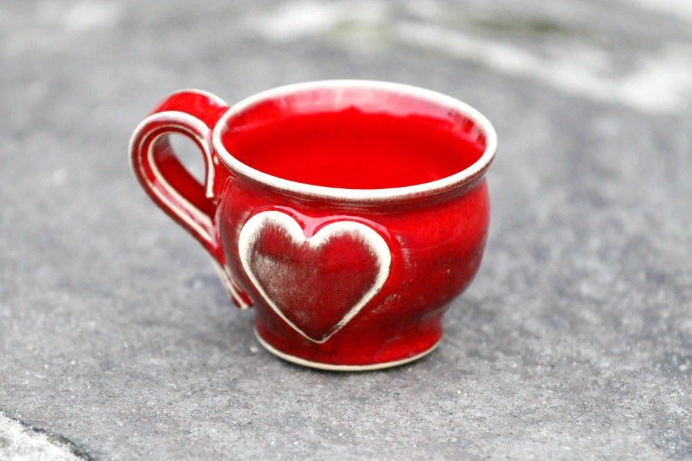 Keramická šálka na kávu espresso - lungo - ristretto so srdiečkom - 50 ml - červená - ručná výroba
