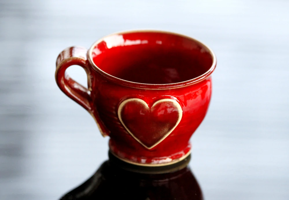 Keramická šálka na kávu espresso - lungo - ristretto so srdiečkom - 100 ml - červená - ručná výroba