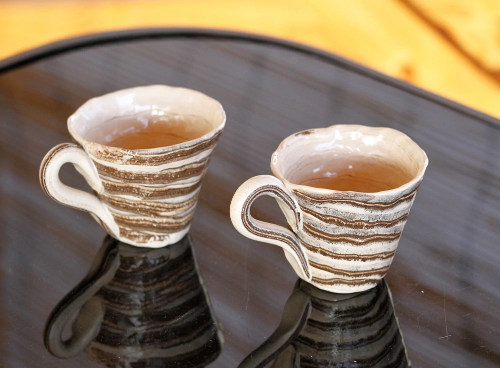 Keramická šálka na kávu - cappuccino a čaj 150 ml – Unikát! - béžovo-hnedá - ručná výroba – modelovaná