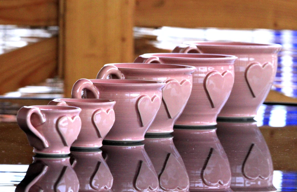 Keramická šálka - hrnček na kávu -čaj so srdiečkom - 700 ml - ružová - ručná výroba