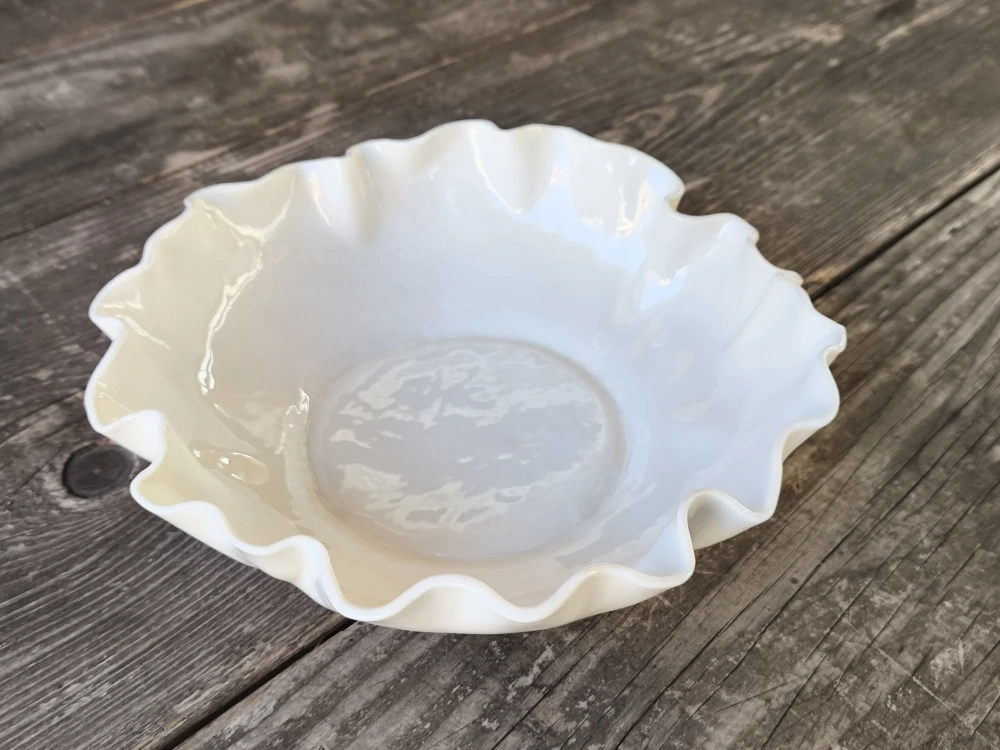 Exkluzívna autorská porcelánová misa – „biele zlato“ v čistej organickej forme