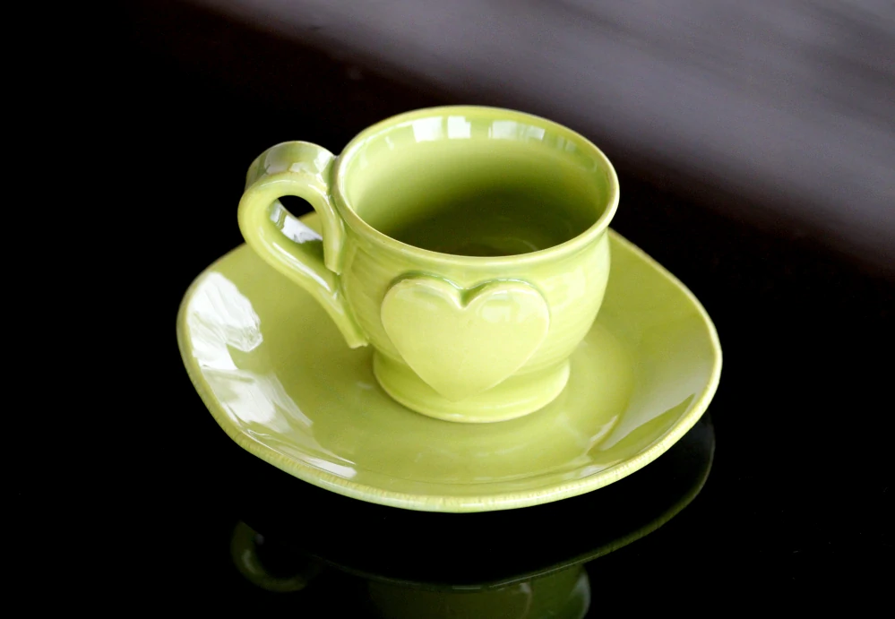 Keramická šálka na kávu espresso - lungo - ristretto so srdiečkom – 50 ml - zelená - ručná výroba