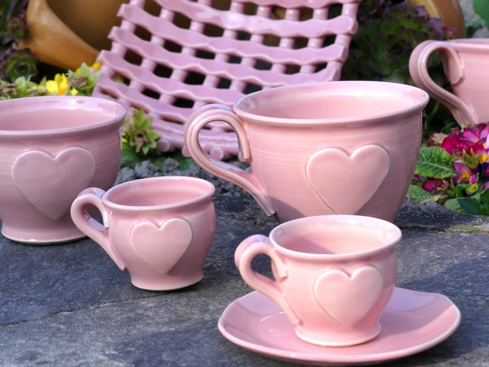 Keramická šálka - hrnček na kávu - cappuccino - čaj so srdiečkom - 200 ml - ružová - ručná výroba