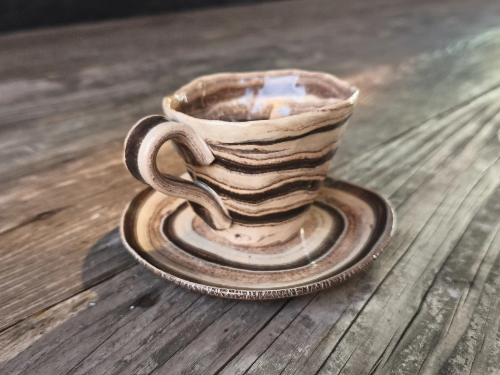 Keramická šálka na kávu espresso - lungo - ristretto 100 ml – Unikát! - béžovo-hnedá ručná výroba – modelovaná