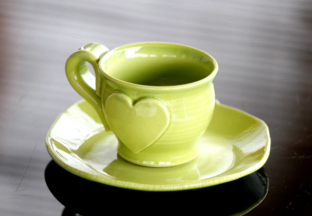 Keramická šálka na kávu espresso - lungo - ristretto so srdiečkom – 50 ml - zelená - ručná výroba