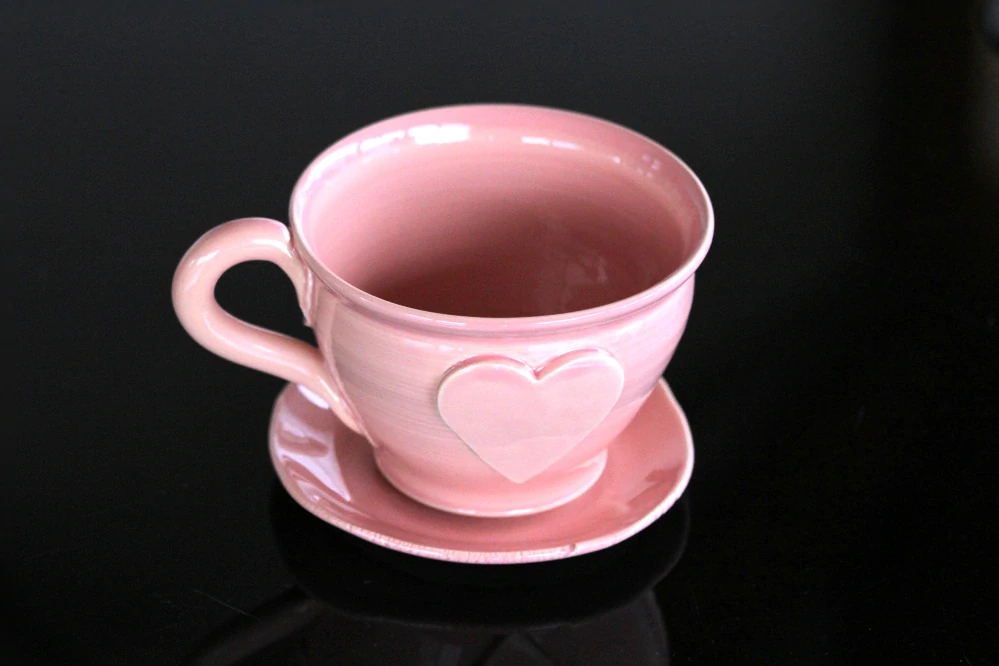 Keramická šálka - hrnček na kávu - cappuccino - čaj so srdiečkom - 300 ml - ružová - ručná výroba