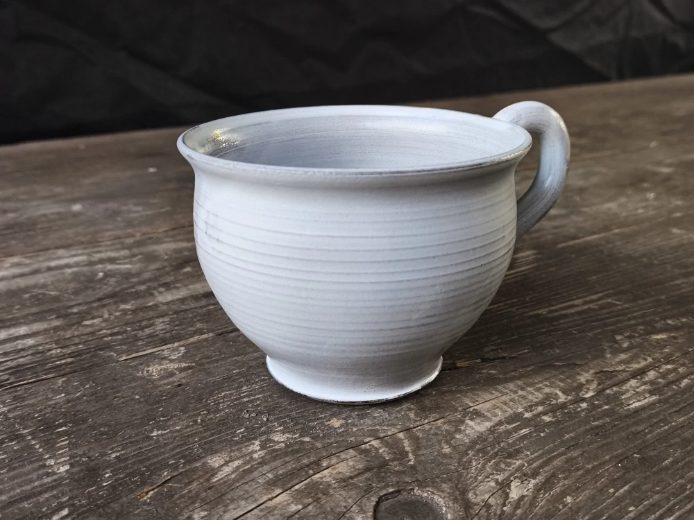 Keramická šálka - hrnček na kávu - cappuccino - čaj so srdiečkom - 300 ml - bielá - ručná výroba