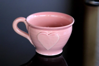 Keramická šálka - hrnček na kávu - cappuccino - čaj so srdiečkom - 300 ml - ružová - ručná výroba