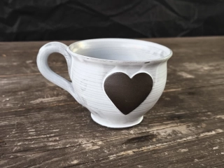 Keramická šálka - hrnček na kávu - cappuccino - čaj so srdiečkom - 300 ml - bielá - ručná výroba